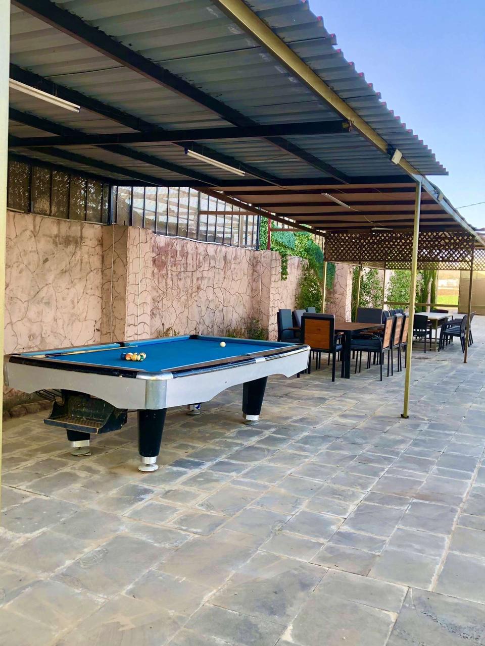 طاولة البلياردو
